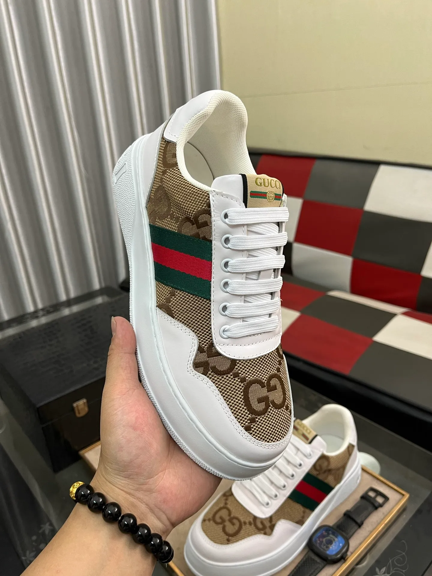 Men's shoes💰420⌚️⌚️[GUCCI] Gucci men's casual shoes are absolutely popular🔥The ultimate matching item for trendy men! The charm of super texture is unstoppable. This is the main recommendation. The upper is made of high-quality cowhide, with pig lining feet and wear-resistant rubber sole. It is noble and elegant! Extremely comfortable🎁🎁You can be as handsome as you want💪 Size 38-44! 3️⃣colors available